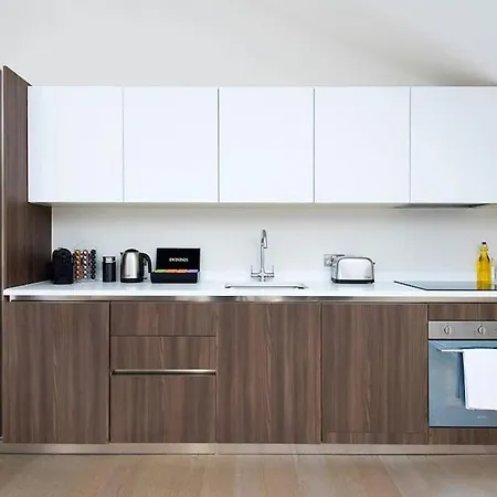 Recently Redecorated Bright And Spacious 1Br Flat In West London Exterior photo