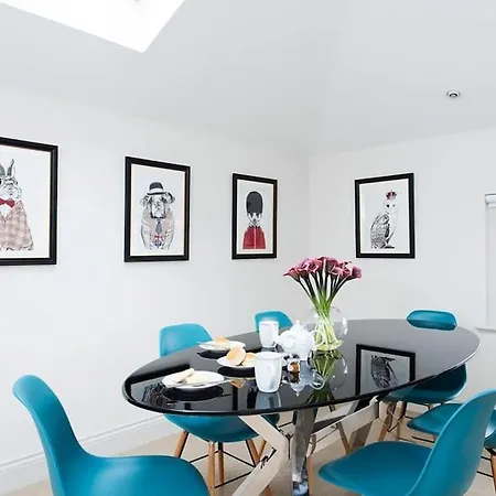 Recently Redecorated Bright And Spacious 1Br Flat In West London Exterior photo