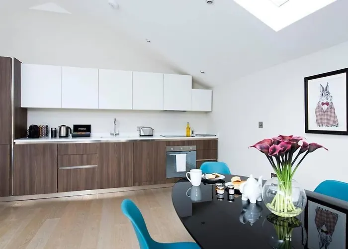 Recently Redecorated Bright And Spacious 1Br Flat In West London